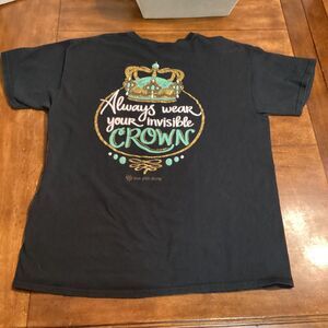 It’sa Girl Thing Black Size L Always Wear Your Invisible Crown